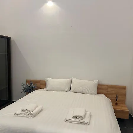 Summer Getaway 3bed,private Pool Lägenhet