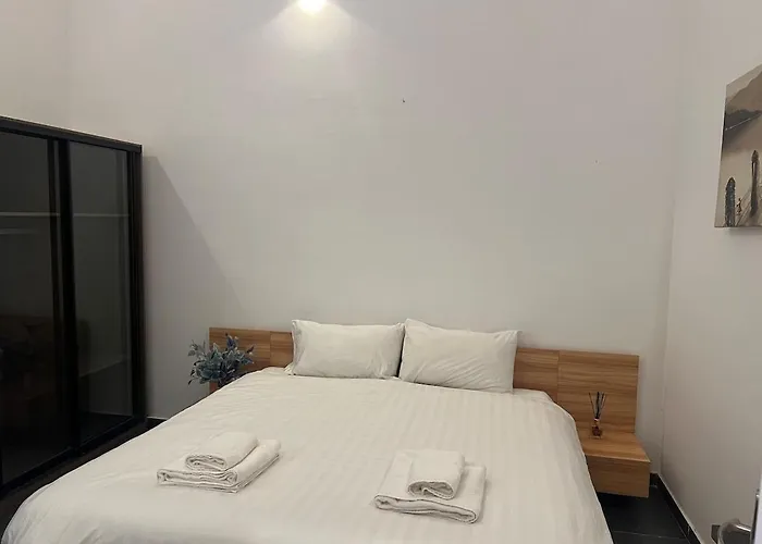 Summer Getaway 3bed,private Pool Apartment